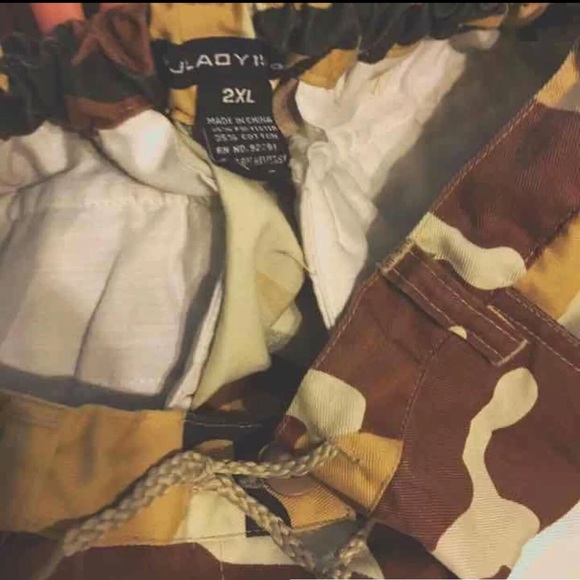 Camouflage Cargo Pants - Picture 3 of 3